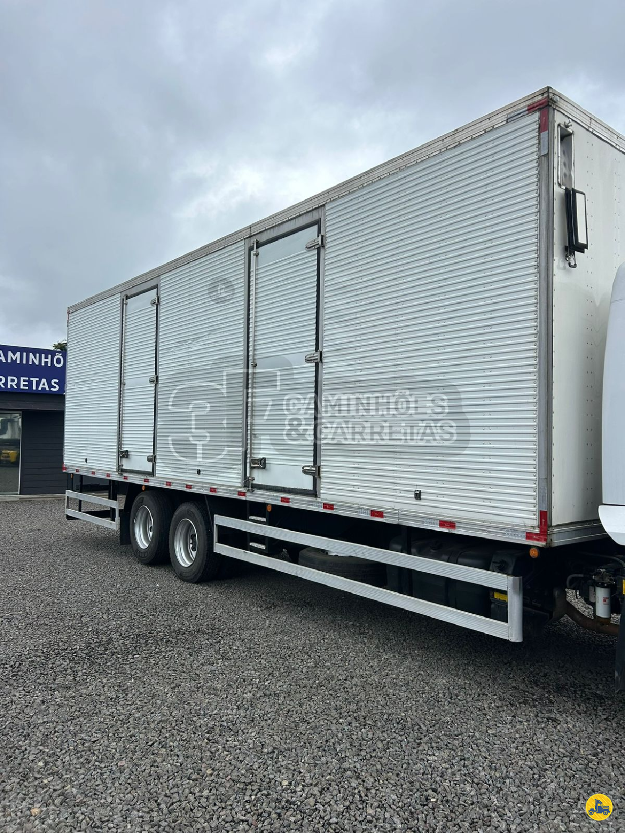 CARROCERIA SOBRE CHASSI  TRUCK BAU TERMICO 3F Caminhões & Carretas CONCORDIA SANTA CATARINA SC